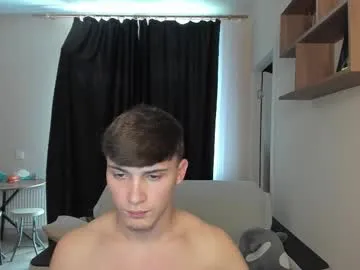 SheOnShe – webcam model profile photo Image 11