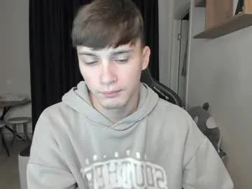 SheOnShe – webcam model profile photo Image 13