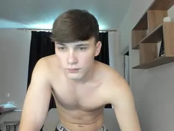 SheOnShe – webcam model profile photo Image 16