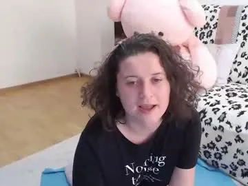 TilyTily – webcam model profile photo Image 3