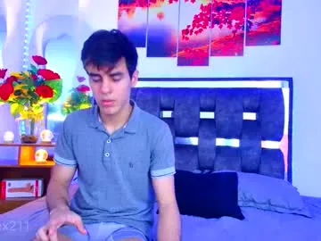 LoraDevine – webcam model profile photo Image 12