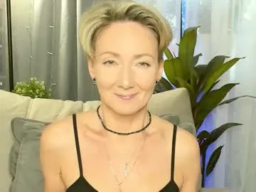 fiery-girl – webcam model profile photo Image 19