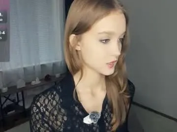 blondalina – webcam model profile photo Image 15