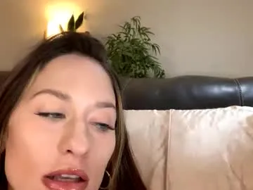 Olga372 – webcam model profile photo Image 12