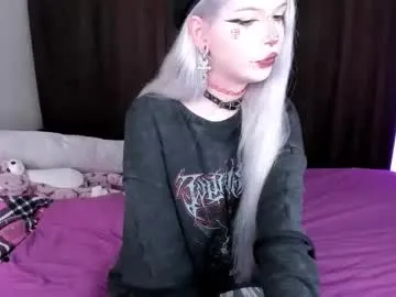 chloe_cherry21 – webcam model profile photo Image 19