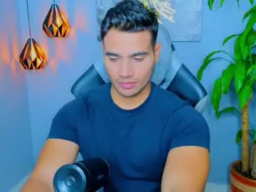 reeves_bae – webcam model profile photo Image 14