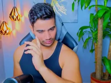 reeves_bae – webcam model profile photo Image 15