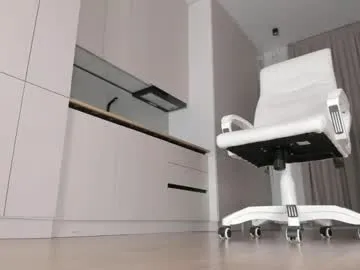 LiaMetz – webcam model profile photo Image 2