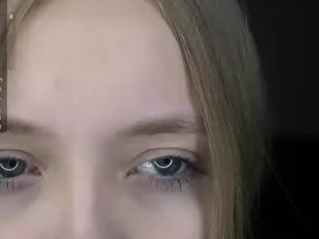 blondeambitionnn – webcam model profile photo Image 3