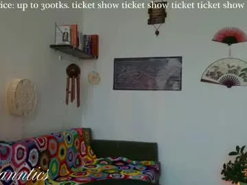 MistressLouUK – webcam model profile photo Image 3