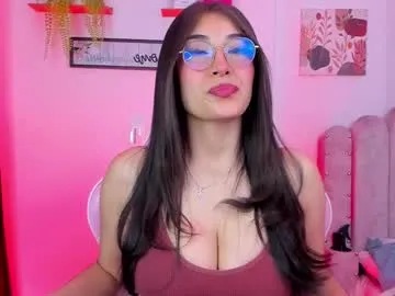 Quinn-Darly – webcam model profile photo Image 2