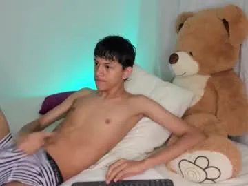 reeves_bae – webcam model profile photo Image 10