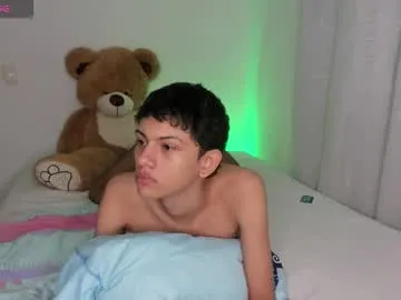 reeves_bae – webcam model profile photo Image 3