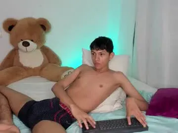 reeves_bae – webcam model profile photo Image 8