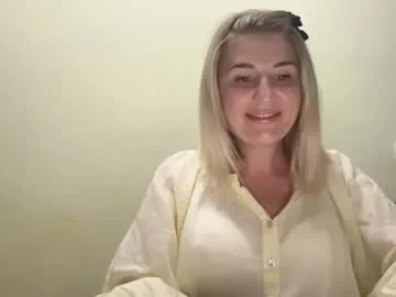 TyleneBuck – webcam model profile photo Image 12