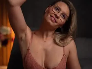 StarKristy – webcam model profile photo Image 2