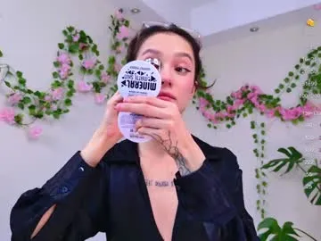 Alenushka888 – webcam model profile photo Image 11