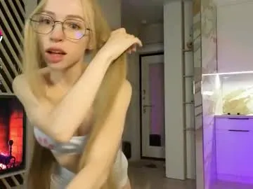 LanaBlondeBush – webcam model profile photo Image 12