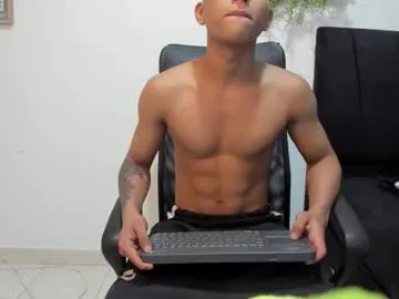 SelennaMoon – webcam model profile photo Image 11