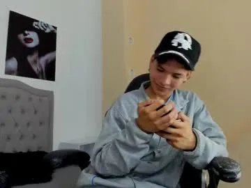 max04 – webcam model profile photo Image 18