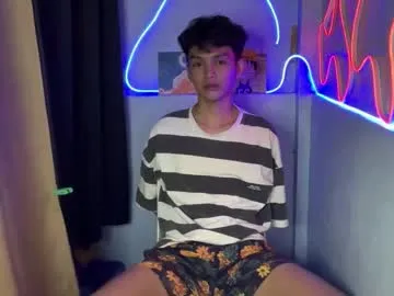 BigTitBlondeUK – webcam model profile photo Image 10