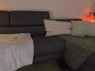 Vikibru – webcam model profile photo Image 18