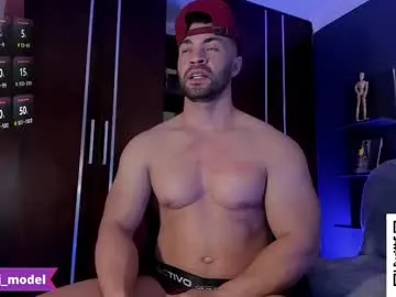 Kristallik-1 – webcam model profile photo Image 16