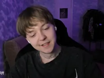 reeves_bae – webcam model profile photo Image 10