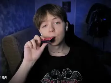 reeves_bae – webcam model profile photo Image 15