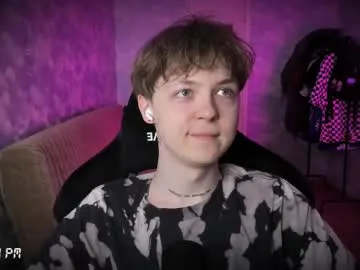 reeves_bae – webcam model profile photo Image 2