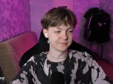 reeves_bae – webcam model profile photo Image 4