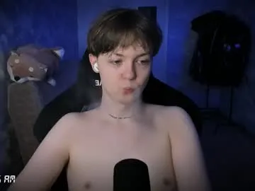 reeves_bae – webcam model profile photo Image 7