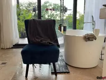 UKRaunchyRobyn – webcam model profile photo Image 15