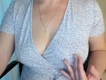 KateDivineUK – webcam model profile photo Image 5