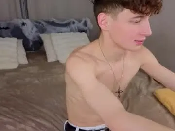 UKRaunchyRobyn – webcam model profile photo Image 6