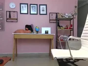 Ellalouisee89 – webcam model profile photo Image 2