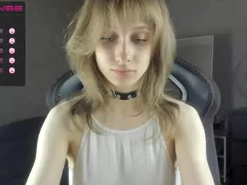 AmeliaBlond – webcam model profile photo Image 3