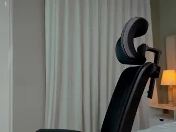 British_EmJess – webcam model profile photo Image 14