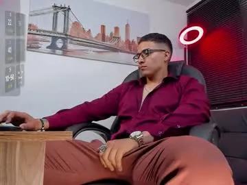 Benson18y – webcam model profile photo Image 15