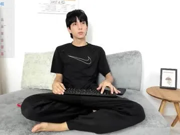 blondeangel_4u2 – webcam model profile photo Image 10