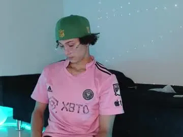 Libely – webcam model profile photo Image 5