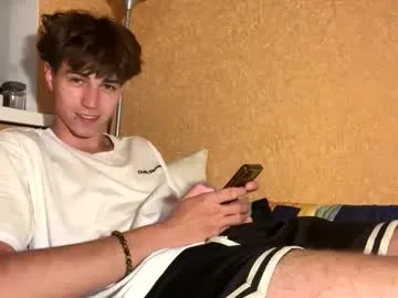 Donovan_Desmond – webcam model profile photo Image 2