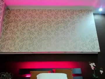 EmmaPink3 – webcam model profile photo Image 12