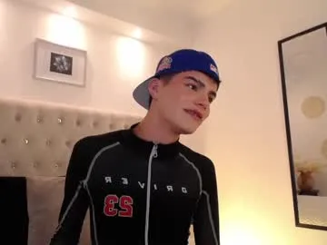 str8gaywannaplay – webcam model profile photo Image 3