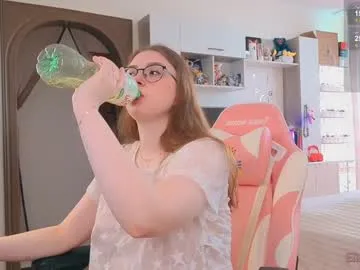 BlondieDolly – webcam model profile photo Image 9