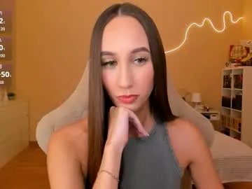 TenderLora – webcam model profile photo Image 9