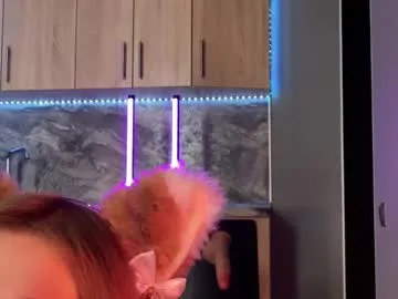 shiny-lily – webcam model profile photo Image 16