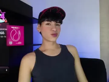 British_EmJess – webcam model profile photo Image 17