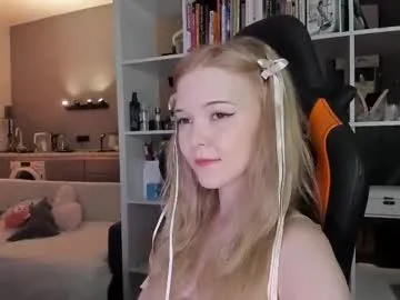 bella-adams – webcam model profile photo Image 16