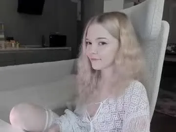 bella-adams – webcam model profile photo Image 6